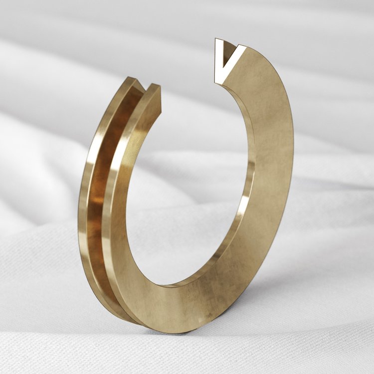 Alfabet ring V