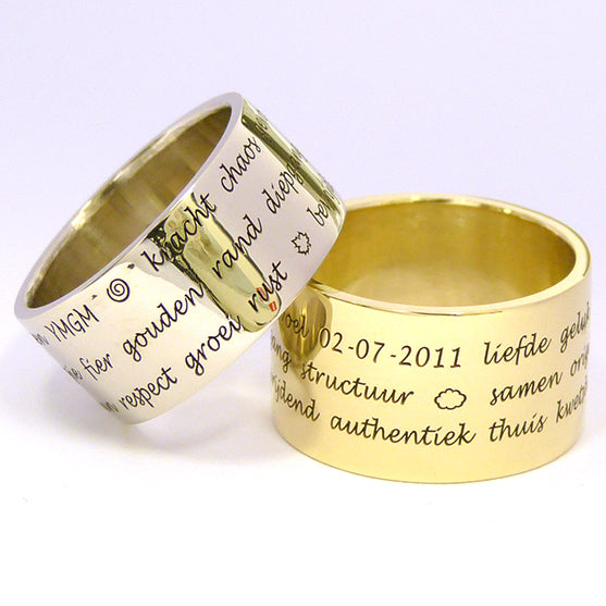 Tekst-Ring by laser - 1,2 of 3 regels tekst - Goud