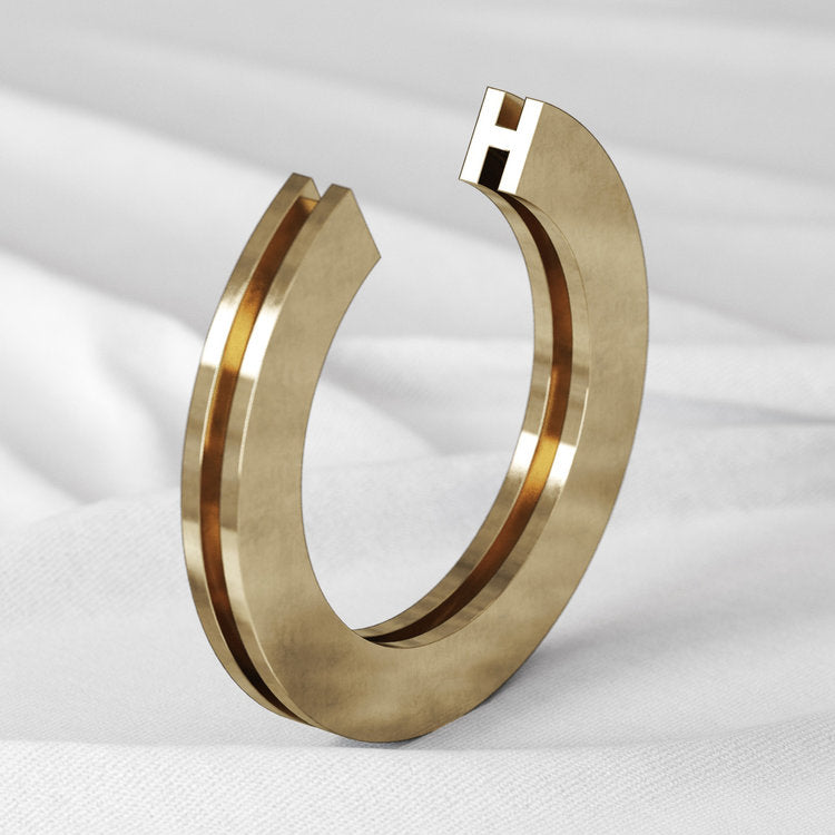 Alfabet ring H